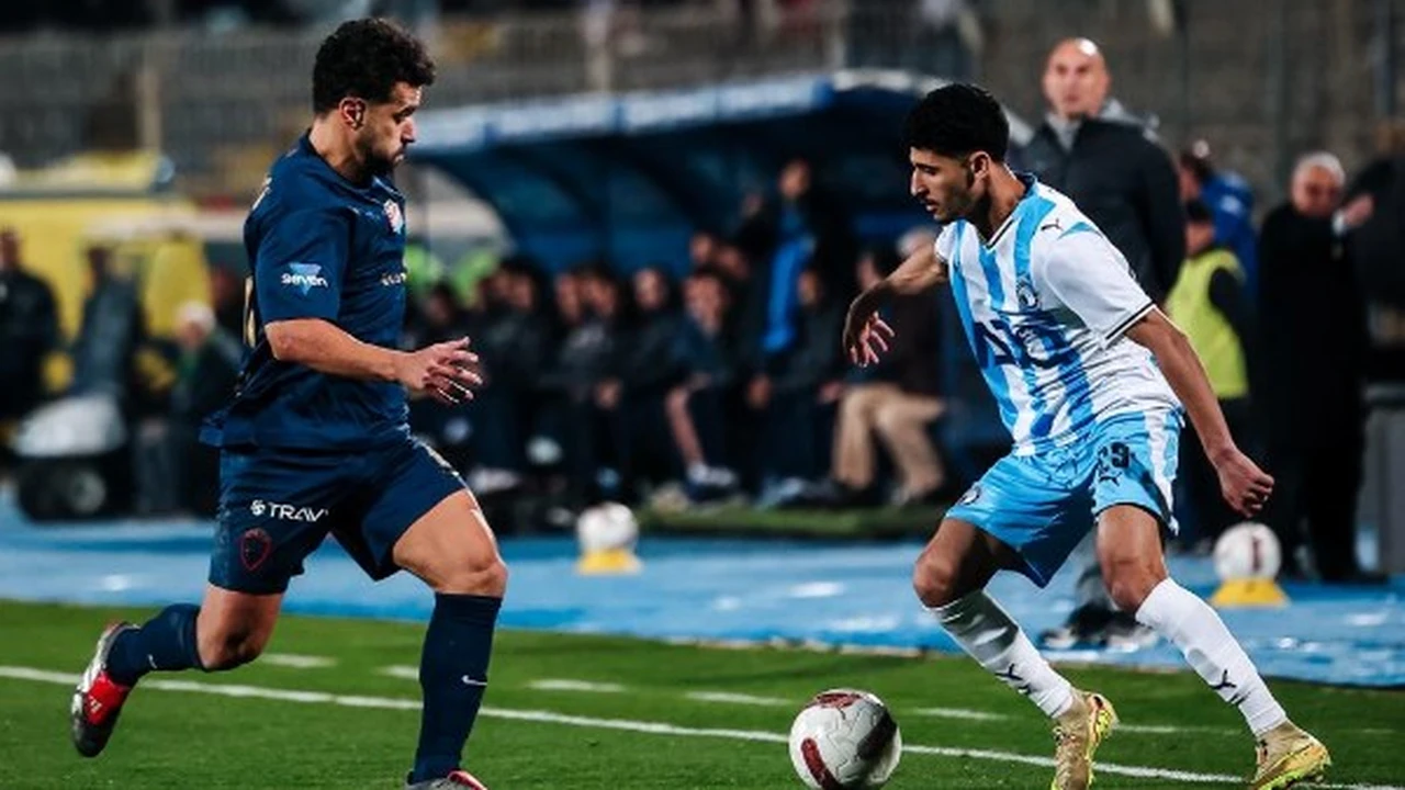 الزمالك يتصدر الدوري المصري بعد الفوز على بيراميدز في مباراة حاسمة